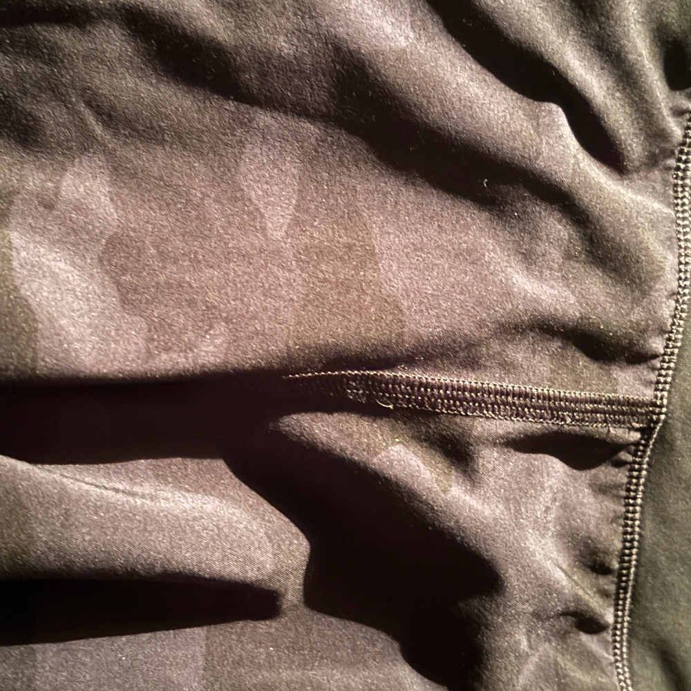 Lululemon speed up shorts 4"size 6